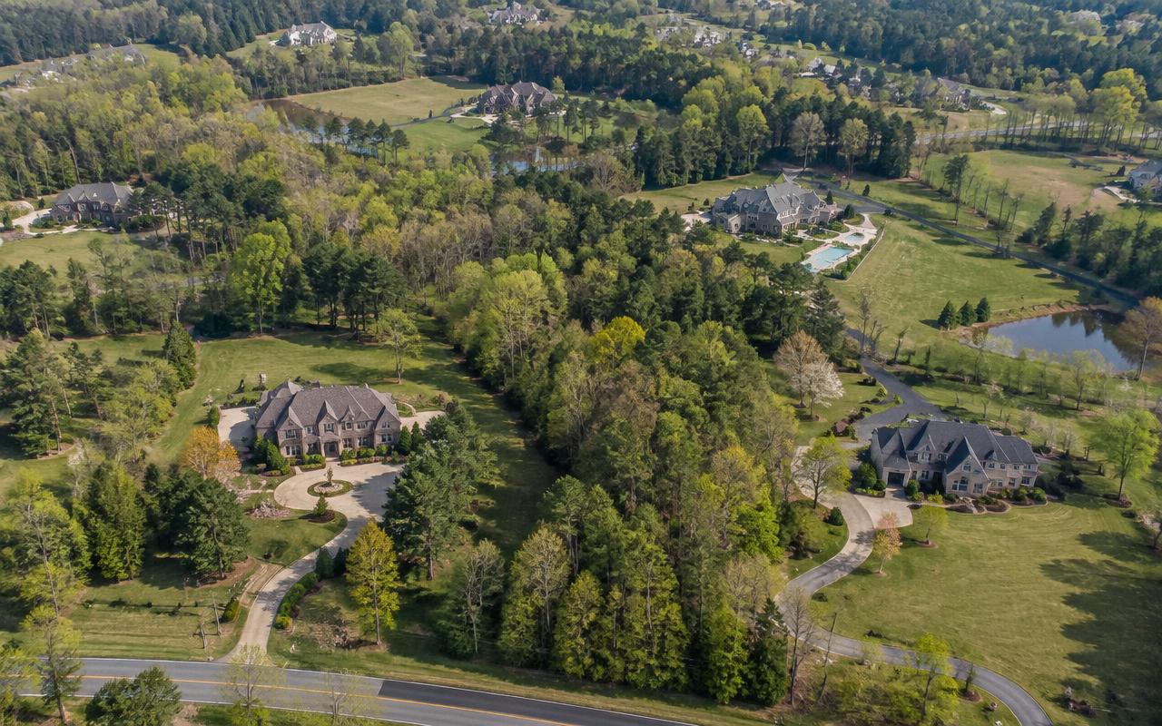 Large residential parcels across Weddington, North Carolina
